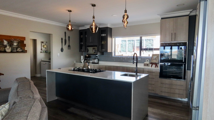 4 Bedroom Property for Sale in Reebok Western Cape